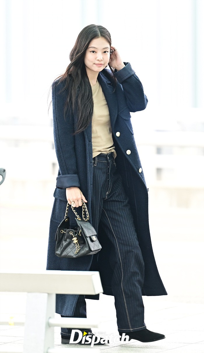 Bùng binh tình ái Jennie (BLACKPINK) - Kai (EXO) - V (BTS) đụng mặt, tạo nên cuộc hội ngộ lịch sử- Ảnh 1.