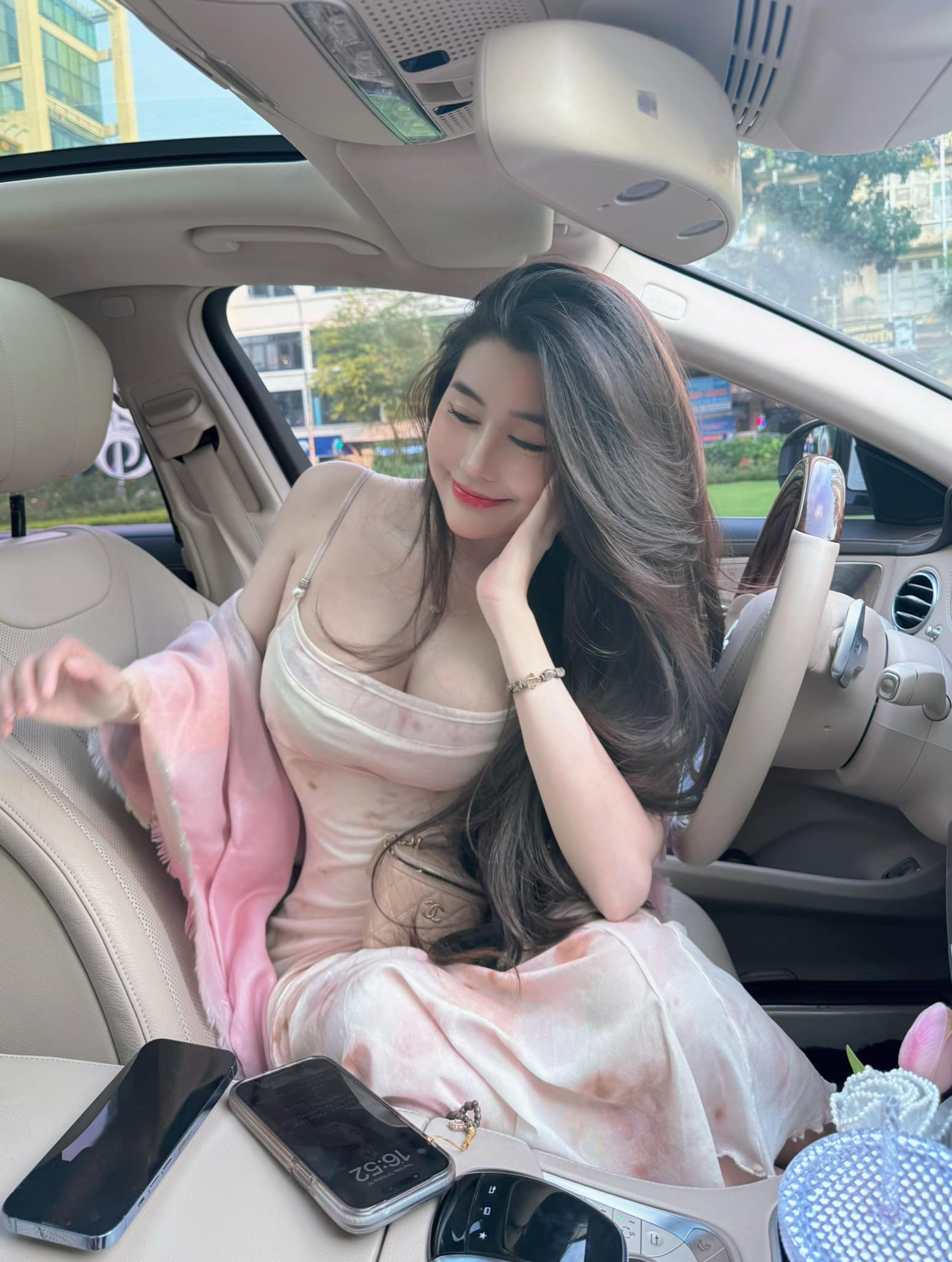 Hot girl 3 vòng siêu thực nhất Việt Nam khoe tiệc tỏ tình mà bị hiểu lầm… tiệc đoán giới tính con- Ảnh 7.