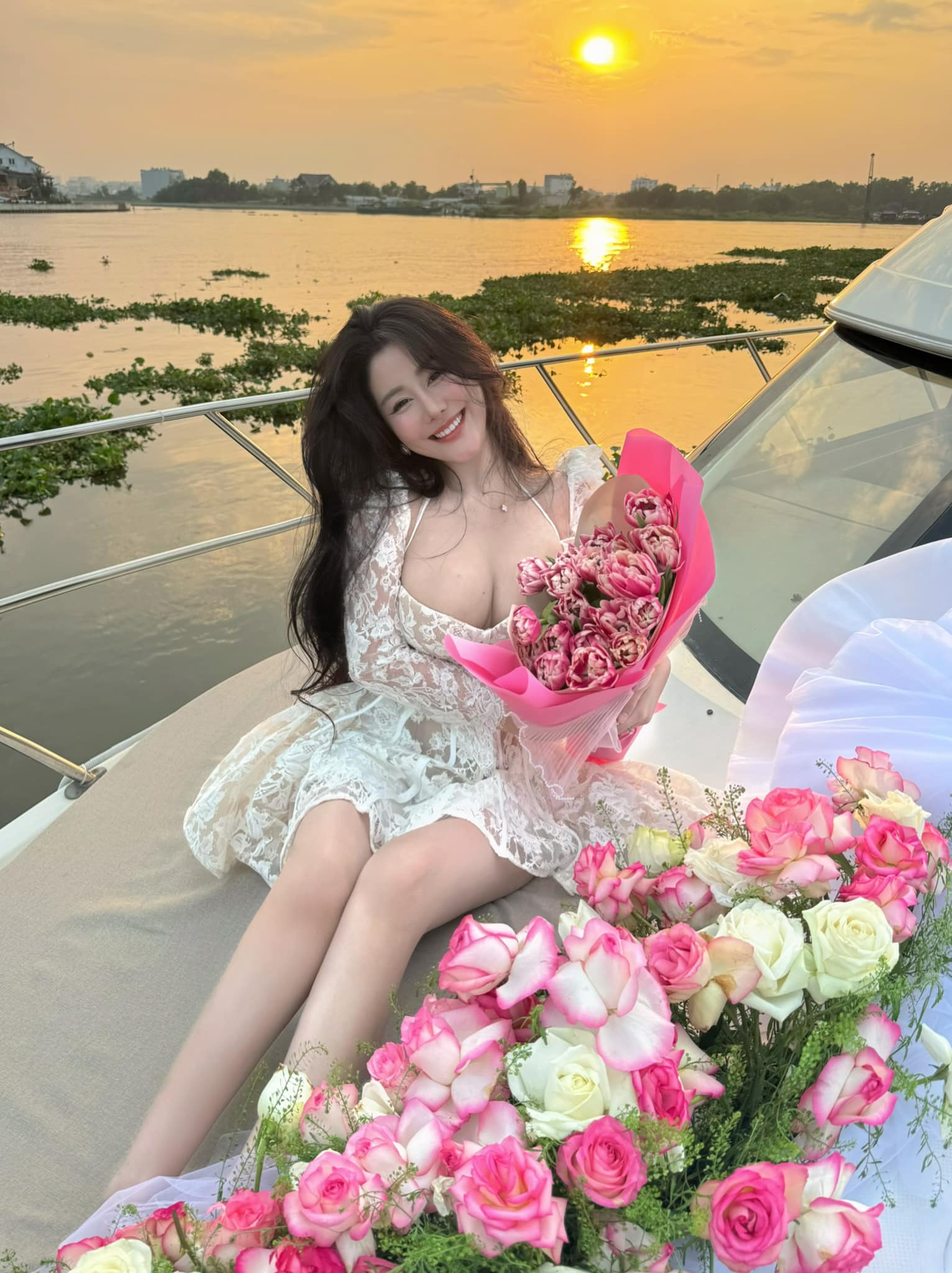 Hot girl 3 vòng siêu thực nhất Việt Nam khoe tiệc tỏ tình mà bị hiểu lầm… tiệc đoán giới tính con- Ảnh 1.
