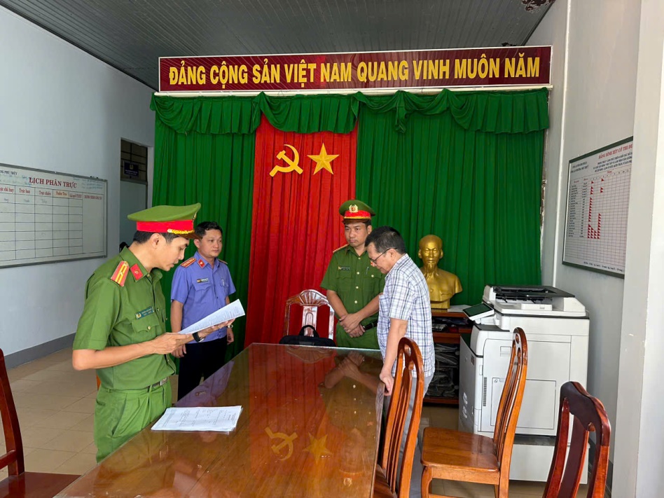 Vì sao cựu Giám đốc Bệnh viện Đa khoa Bình Thuận và Giám đốc CDC Bình Thuận bị bắt?- Ảnh 2.