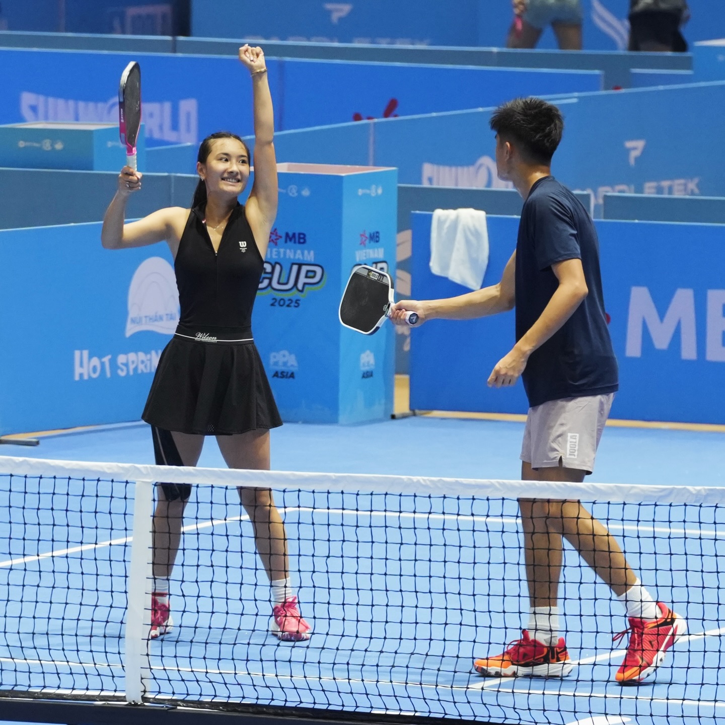 Nàng thơ pickleball quá mê Việt Nam rồi: Khen khán giả hết lời, ăn tận 14 cái bánh mì vẫn cứ là ngon tuyệt!- Ảnh 6.