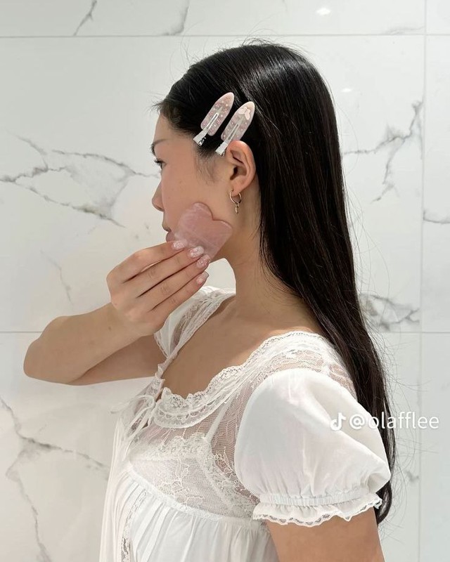 Thói quen 5 phút trước khi ngủ giúp da trẻ lâu thêm 5 năm- Ảnh 1.