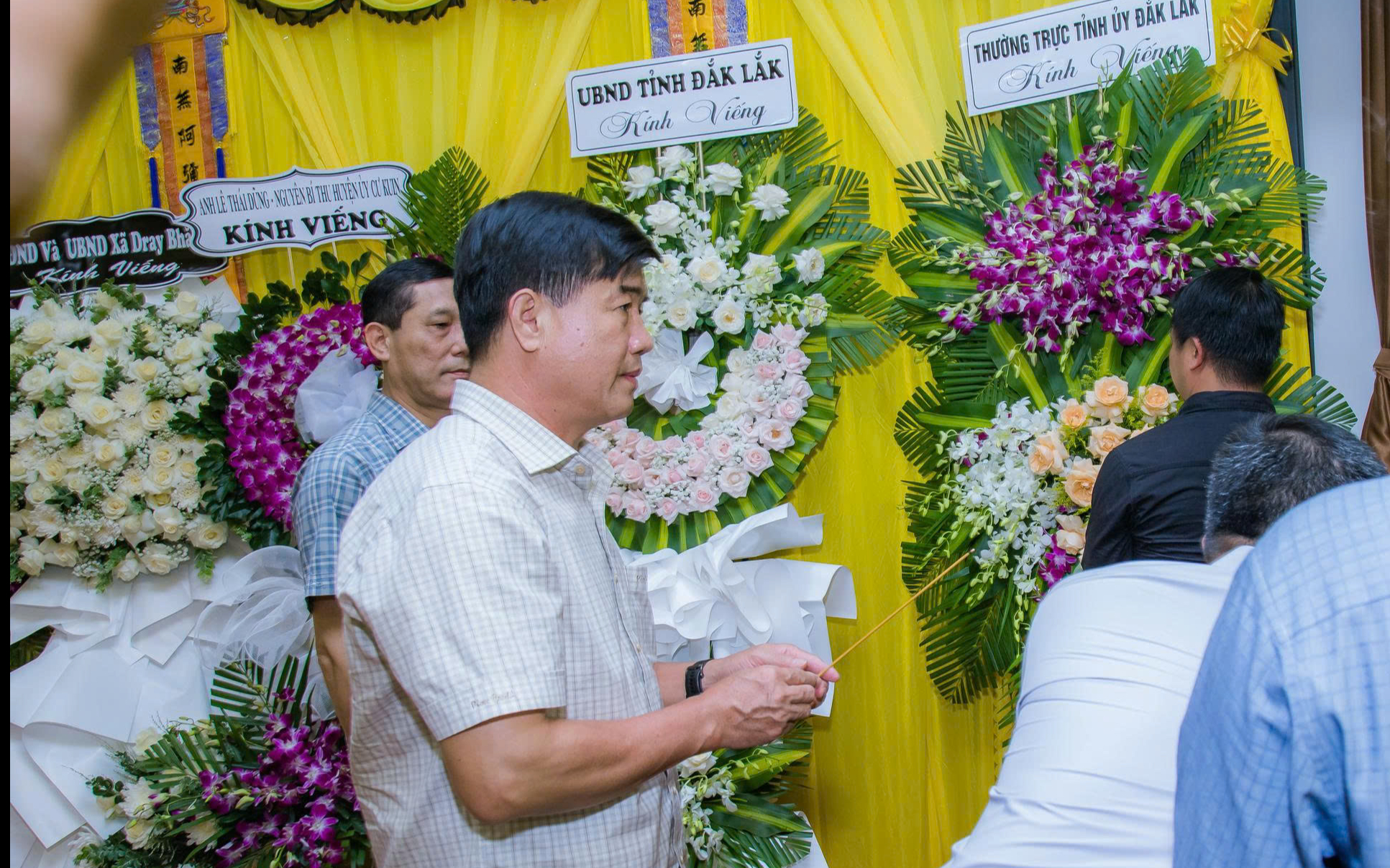 Thông tin "nóng" vụ Chủ tịch UBND xã bị xe tông tử vong khi điều tiết giao thông do ngập lụt- Ảnh 1.