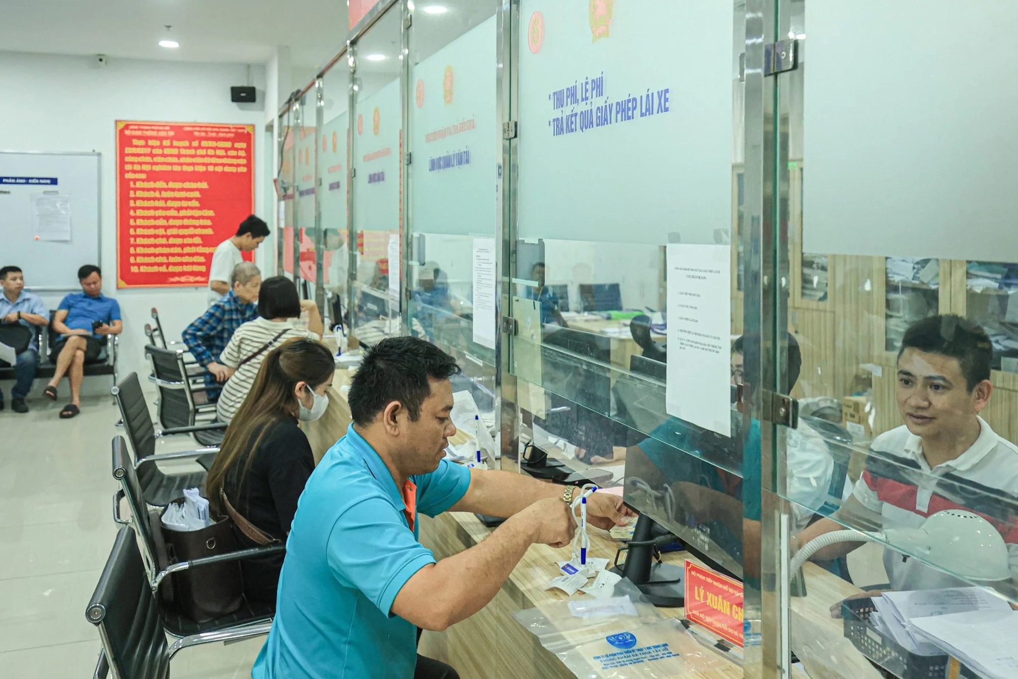 Thông báo nóng liên quan tới giấy phép lái xe của tất cả người dân- Ảnh 1.