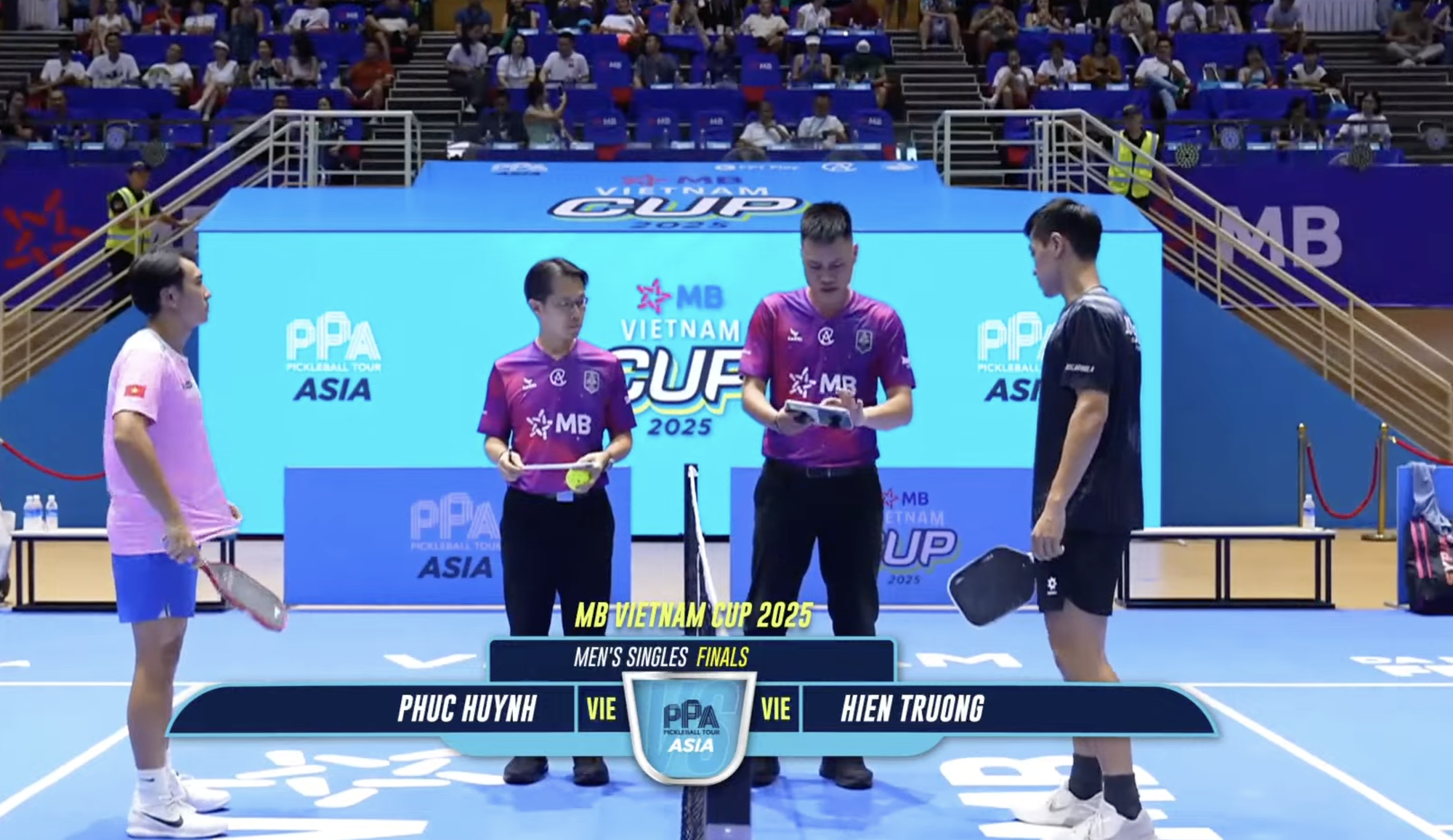 Drama pickleball chưa dứt: Trương Vinh Hiển bước ra, cả khán đài gọi tên Lý Hoàng Nam tại chung kết PPA Tour Vietnam Cup- Ảnh 3.