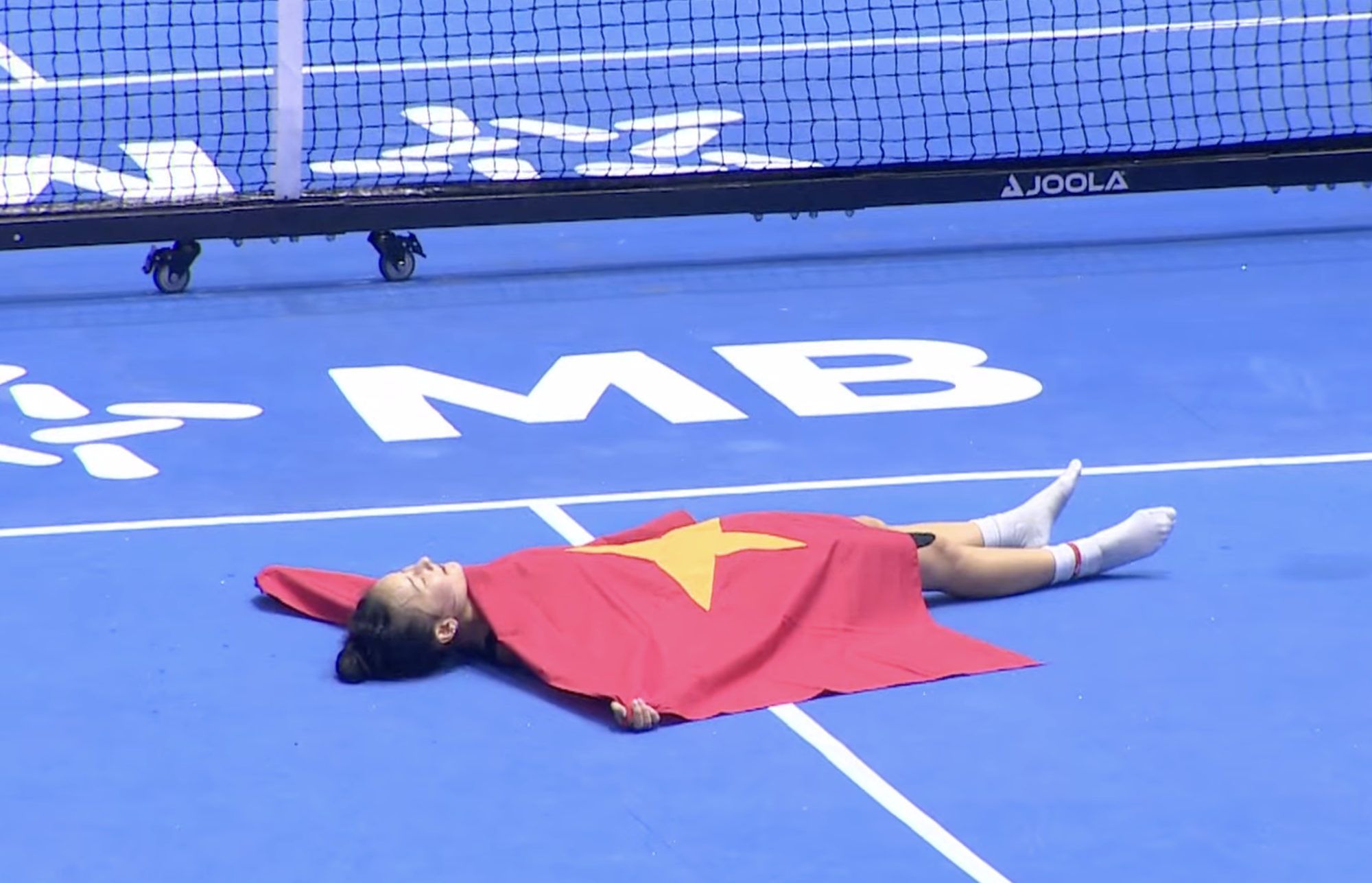 Đây là highlight để đời làm nổ tung nhà thi đấu của chị em nhà Alix Trương ngày vô địch PPA Tour Vietnam Cup- Ảnh 5.