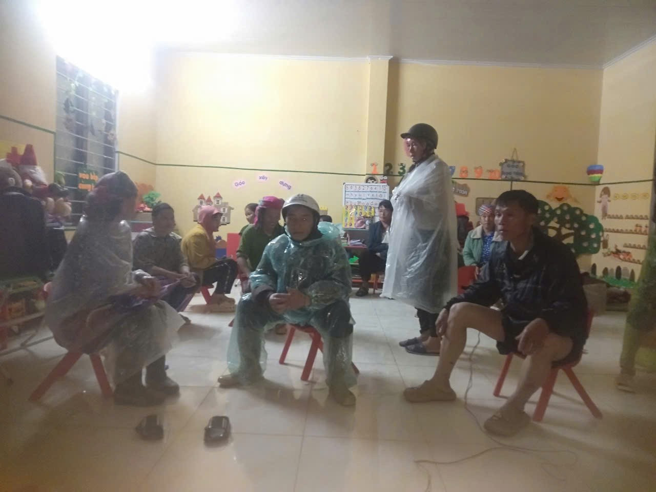 Trưởng thôn kể phút lội bùn, hò hét dân bản tháo chạy trước khi núi lở ở Lào Cai- Ảnh 3.