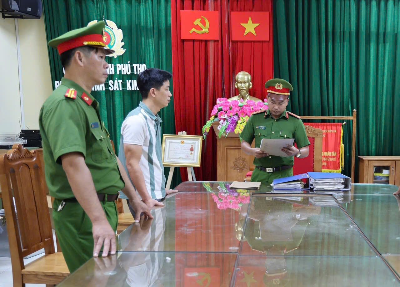 Bên trong xưởng sản xuất 2,2 triệu bình chữa cháy giả: Công thức pha trộn “tự nghĩ ra”, 54% là bột không có tác dụng dập lửa- Ảnh 2.