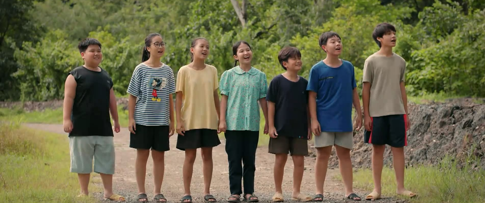 Chưa thấy phim Việt nào chọn diễn viên đỉnh vậy: Nhan sắc đã thắng đời còn khớp vai tuyệt đối, xin bái phục!- Ảnh 1.