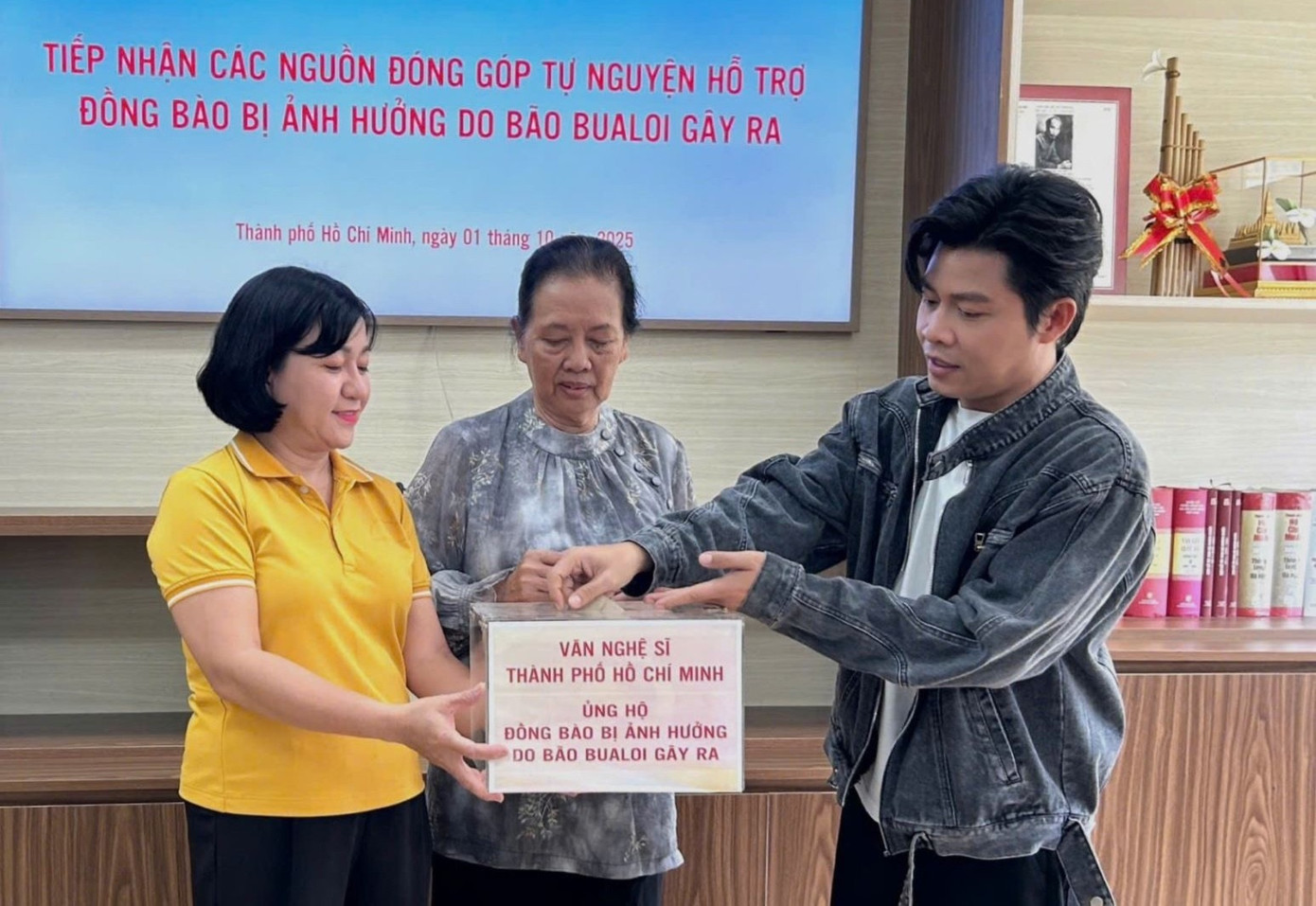 Nghệ sĩ không đứng ngoài cuộc- Ảnh 6.