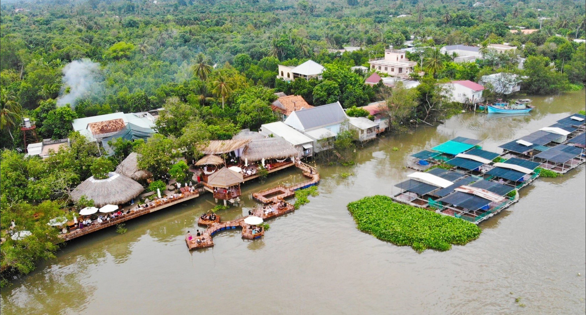 Bà chủ khu du lịch sinh thái trang trí biệt thự rộng 1.000m2 đón Trung thu: Giàu có nhiều, nhưng kiểu này 