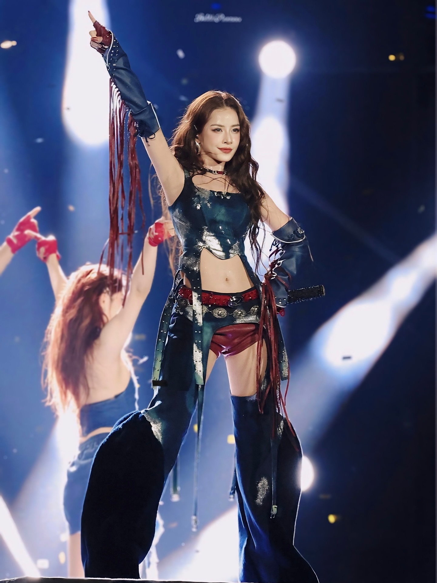 Chi Pu - Tóc Tiên đọ visual khét lẹt, Kwon Eunbi và Jay Park bùng nổ cùng full line-up WATERBOMB HỒ CHÍ MINH CITY 2025- Ảnh 15.