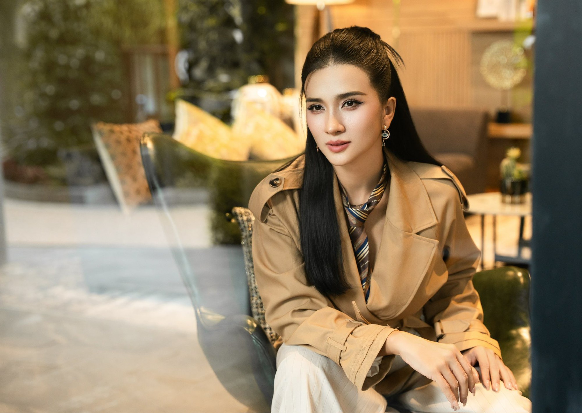 Nữ NSƯT chia tay đại gia ngân hàng, một mình nuôi con, U40 giàu sang, đẹp bậc nhất showbiz Việt- Ảnh 2.
