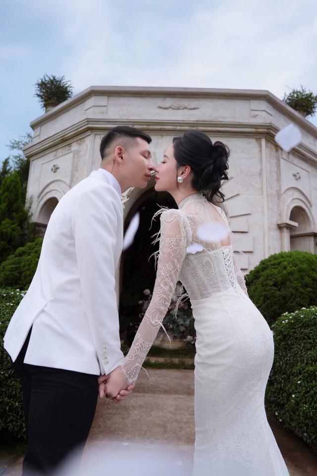 Quang Vinh, Mỹ Linh trích quà cưới ủng hộ đồng bào vùng bão lũ- Ảnh 2.