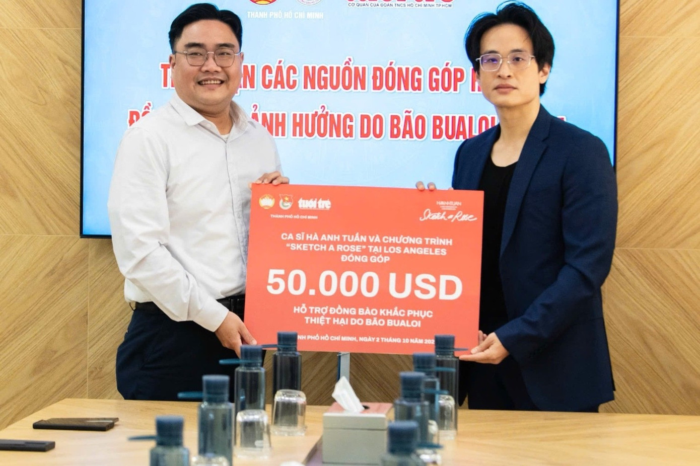 Nghệ sĩ không đứng ngoài cuộc- Ảnh 2.