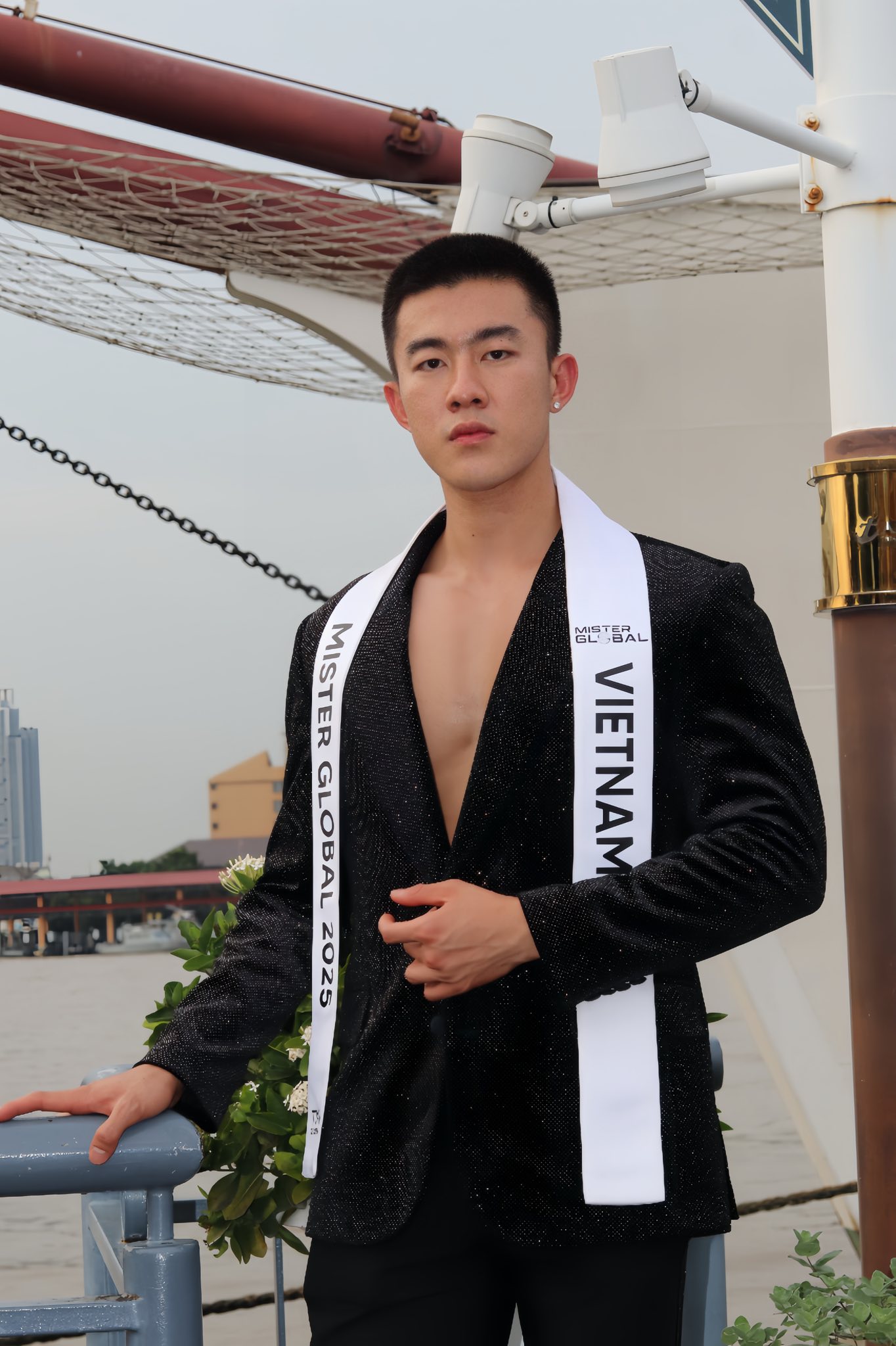 Công Vinh nhập viện cấp cứu- Ảnh 3.