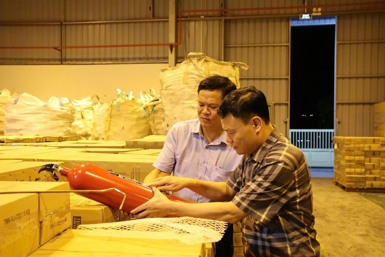 Khởi tố vụ sản xuất 2,2 triệu bình chữa cháy giả, trị giá hơn 800 tỷ đồng- Ảnh 3.
