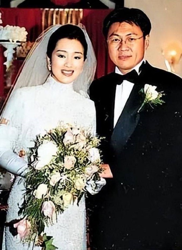 Mỹ nhân quyền lực nhất Cbiz có quá khứ làm “bé ba” chấn động, được o bế vì cặp kè đạo diễn hàng đầu- Ảnh 7.
