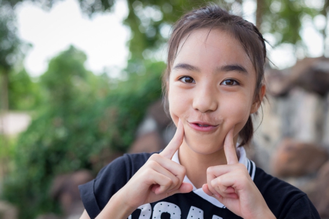 "Thủ phạm" khiến trẻ thông minh khi còn nhỏ nhưng lại tầm thường khi lớn lên: Nhiều cha mẹ không nhận ra- Ảnh 1.