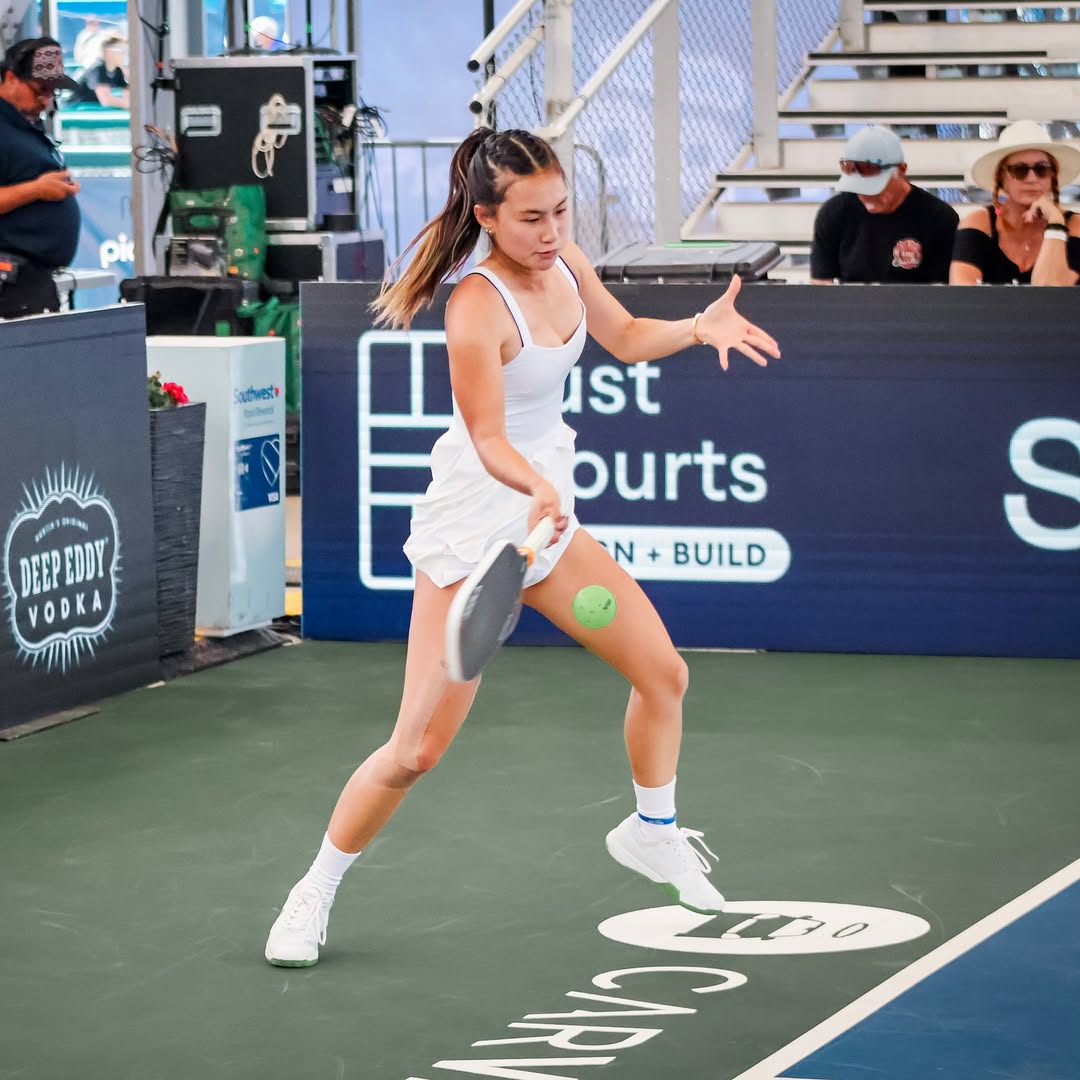 Alix Trương là ai mà hot đùng đùng, xả loạt ảnh ở Việt Nam toàn thấy đánh pickleball và ăn bánh mì?- Ảnh 6.