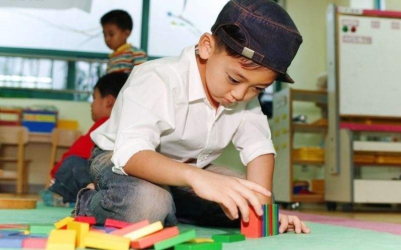 4 kiểu trẻ tuyệt đối đừng đánh mắng: Tưởng gây rối nhưng lại là tín hiệu IQ cao, khéo nuôi dạy sẽ thành thiên tài- Ảnh 1.