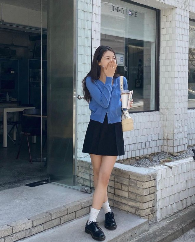 3 outfit mùa thu tối giản giúp phụ nữ U35 giấu khuyết điểm tuyệt vời- Ảnh 3.