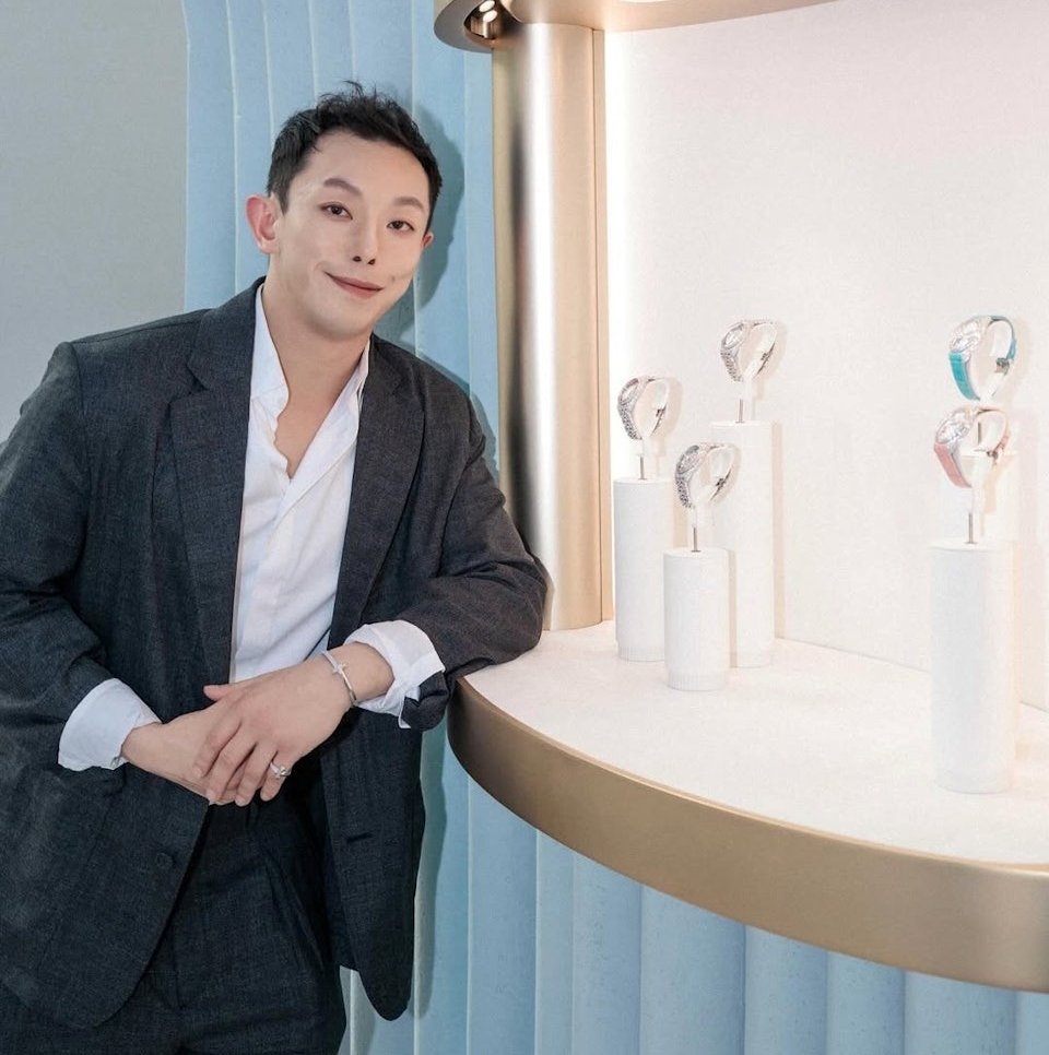 "Hoàng tử showbiz" bị vỡ nát gương mặt, phẫu thuật hơn 10 lần để sửa dung mạo méo mó biến dạng- Ảnh 4.