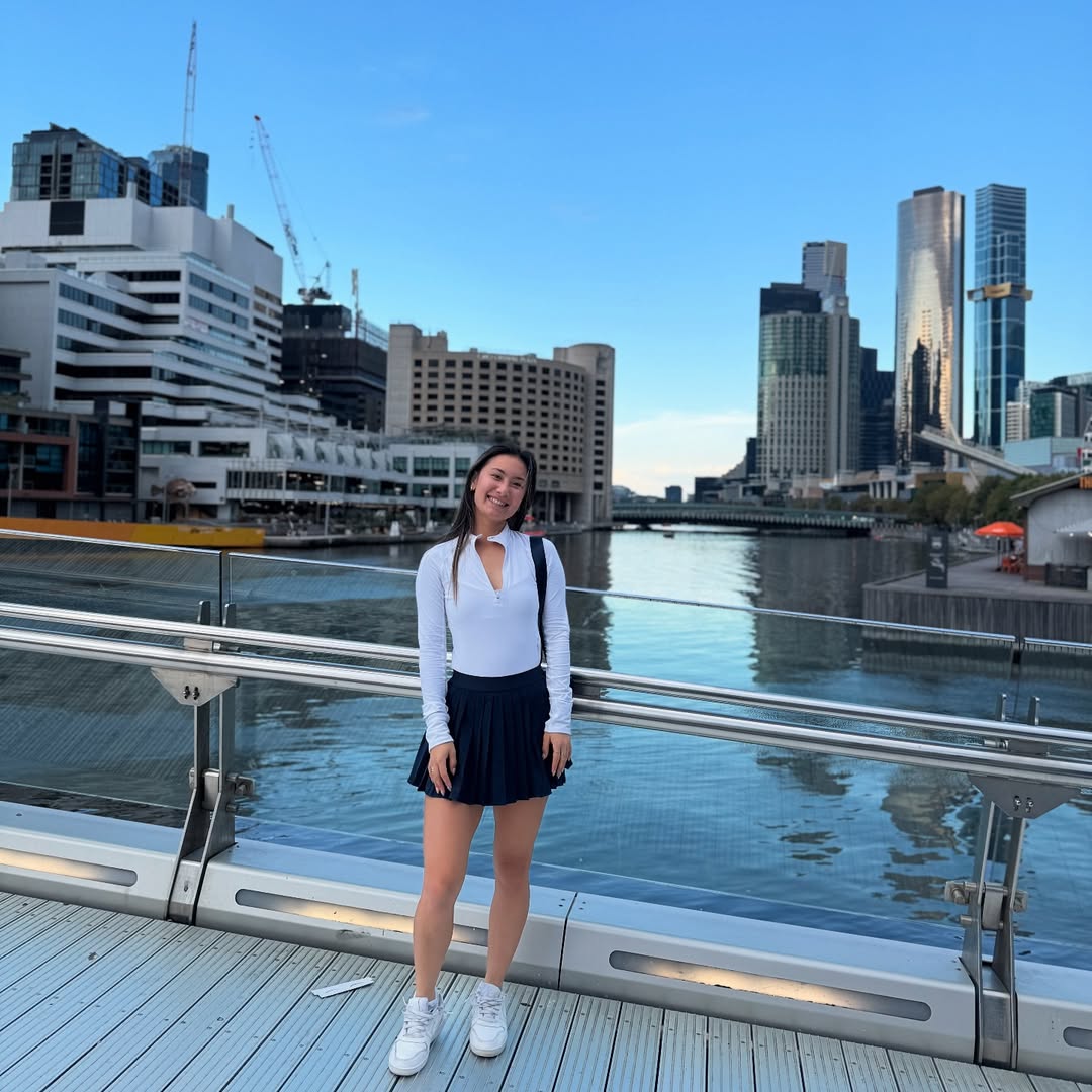Alix Trương là ai mà hot đùng đùng, xả loạt ảnh ở Việt Nam toàn thấy đánh pickleball và ăn bánh mì?- Ảnh 13.