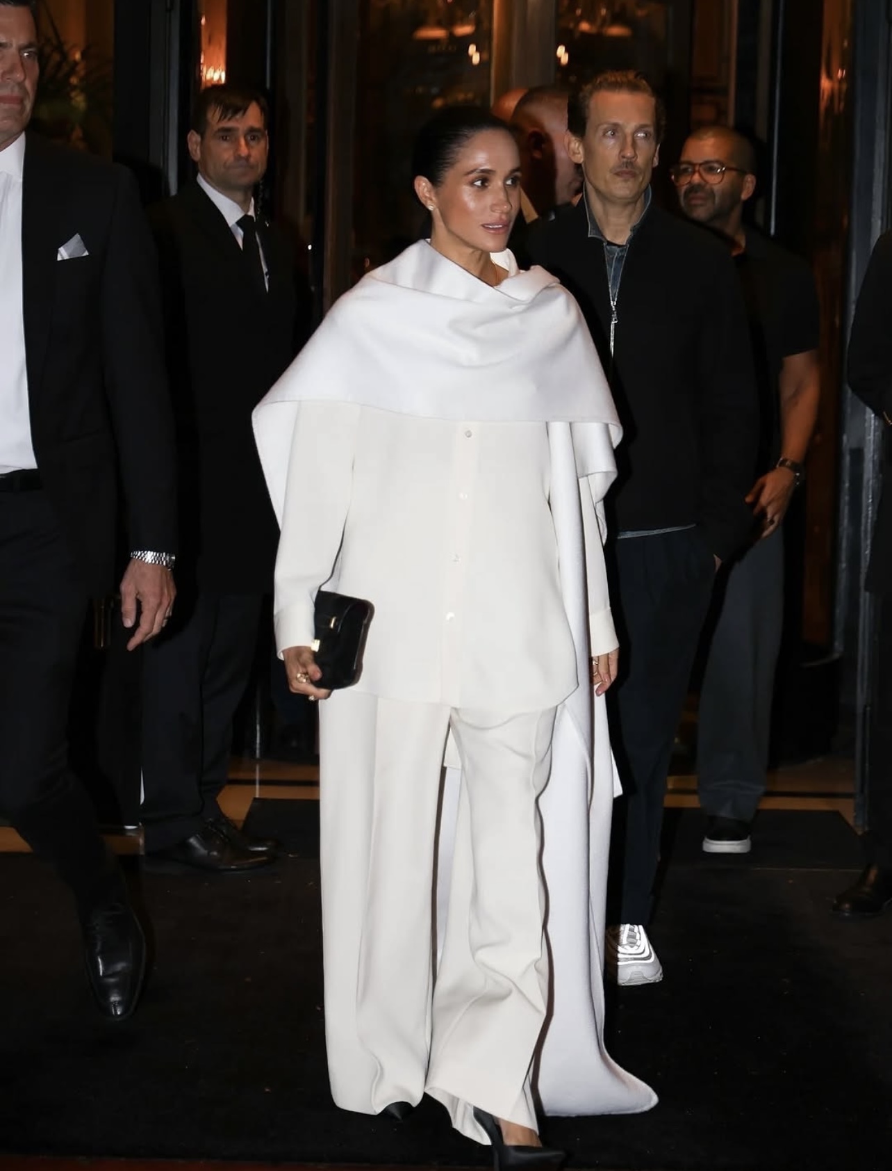 Màn tái xuất đầy thị phi của Meghan Markle- Ảnh 2.