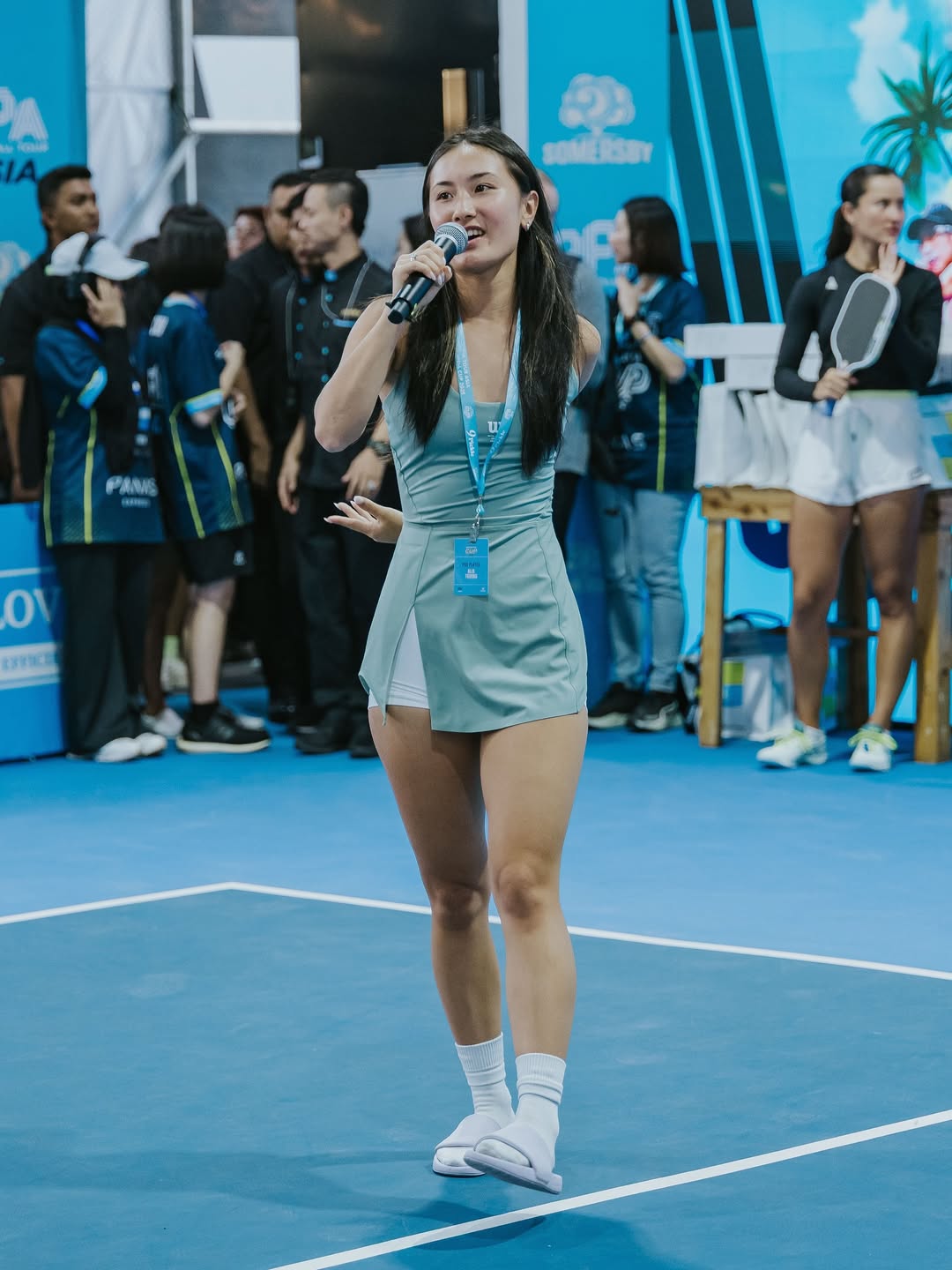 Alix Trương là ai mà hot đùng đùng, xả loạt ảnh ở Việt Nam toàn thấy đánh pickleball và ăn bánh mì?- Ảnh 12.