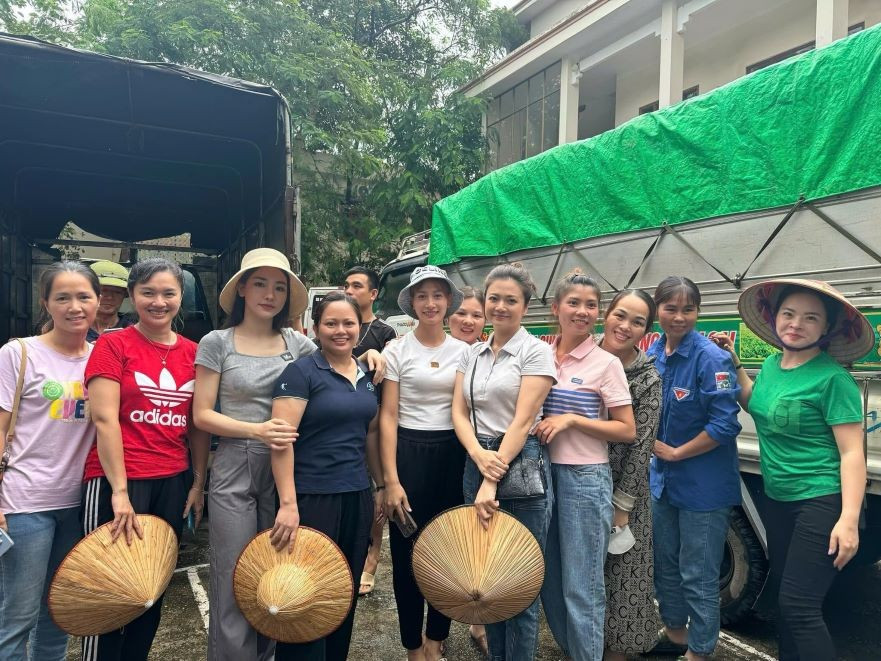 Nghệ sĩ không đứng ngoài cuộc- Ảnh 4.