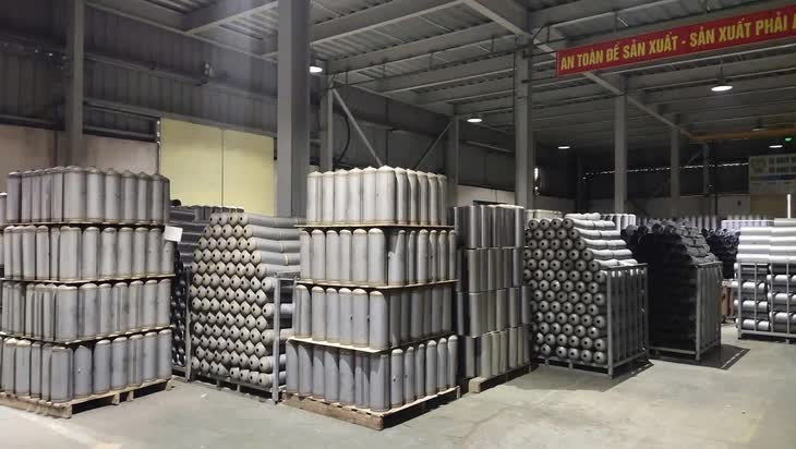 Bên trong xưởng sản xuất 2,2 triệu bình chữa cháy giả: Công thức pha trộn “tự nghĩ ra”, 54% là bột không có tác dụng dập lửa- Ảnh 3.