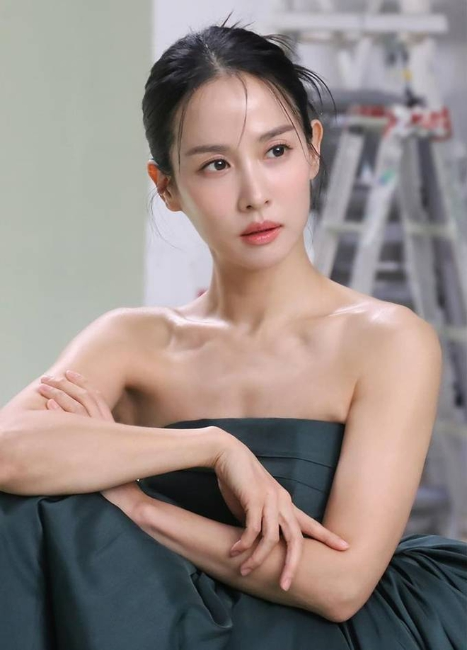 Trước khi ngủ mà ngắm mỹ nhân 18+ này là thức đến sáng: Nhan sắc được tạo hóa ưu ái, ánh mắt nhìn cột điện cũng tình- Ảnh 6.