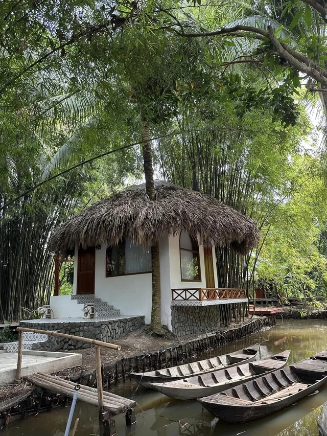 Bà chủ khu du lịch sinh thái trang trí biệt thự rộng 1.000m2 đón Trung thu: Giàu có nhiều, nhưng kiểu này 