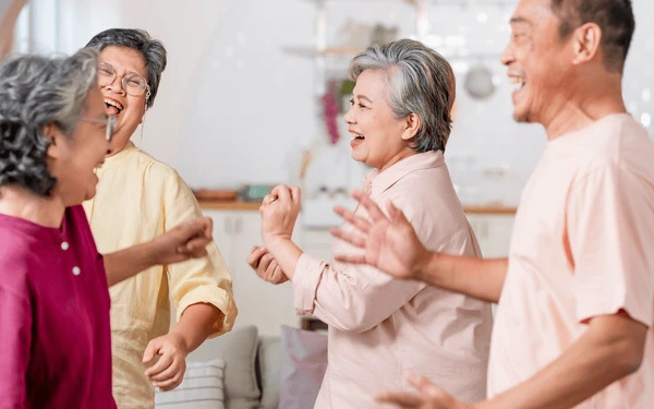Người phụ nữ mời vợ chồng bạn thân đến biệt thự 7 tỷ đồng nghỉ hưu chung, nửa năm sau ngậm ngùi: "Nhà đông vui nhưng tôi lại cô đơn hơn"- Ảnh 3.