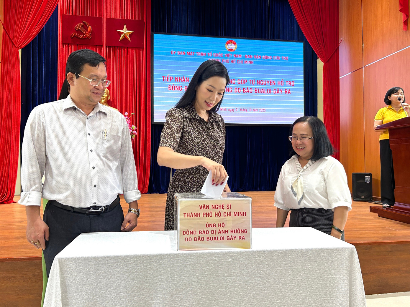 Nghệ sĩ không đứng ngoài cuộc- Ảnh 5.