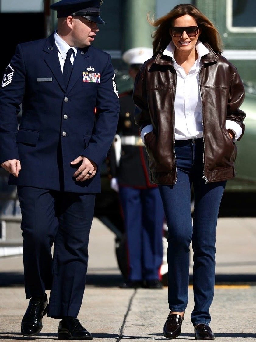 Khoảnh khắc tuyệt đối điện ảnh của bà Melania Trump- Ảnh 2.