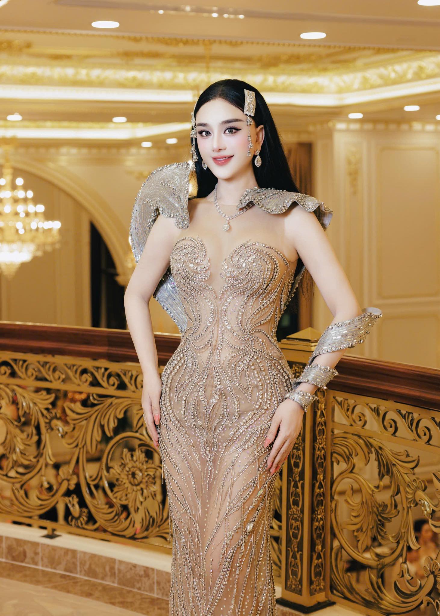 Nghệ sĩ chuyển giới cầm 30 tỷ tiền mặt đi mua biệt thự ở TP.HCM, U50 làm mẹ đơn thân, lận đận tình duyên- Ảnh 3.