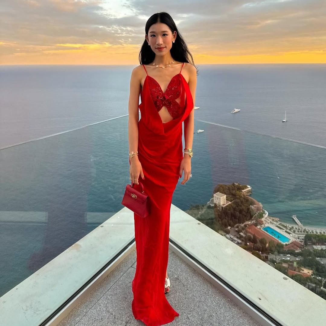 Bức ảnh gây sốc của 1 Hoa hậu Việt Nam với nhân vật bị Bức ảnh gây sốc của 1 Hoa hậu Việt Nam với nhân vật bị