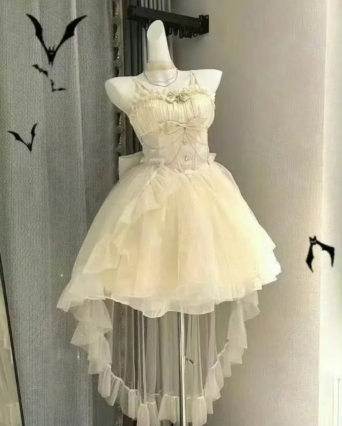 Dọn phòng của con gái 14 tuổi, người mẹ choáng váng khi thấy một "món đồ" không ngờ tới- Ảnh 1.