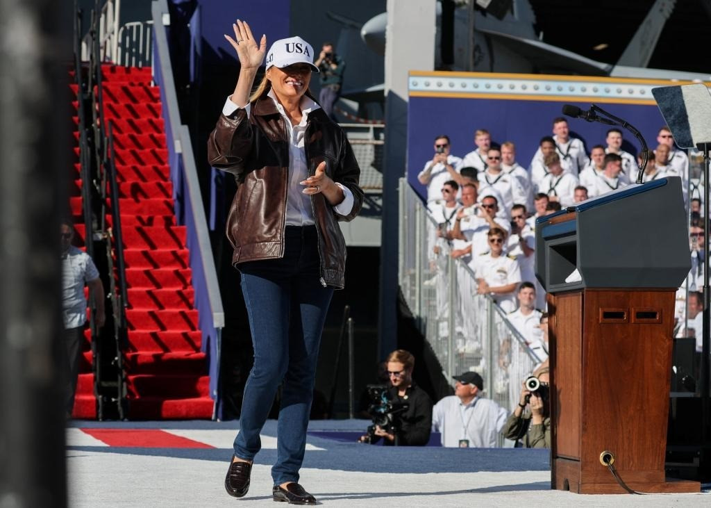 Khoảnh khắc tuyệt đối điện ảnh của bà Melania Trump- Ảnh 4.
