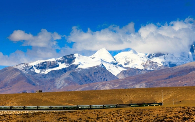 photo-1759724021760