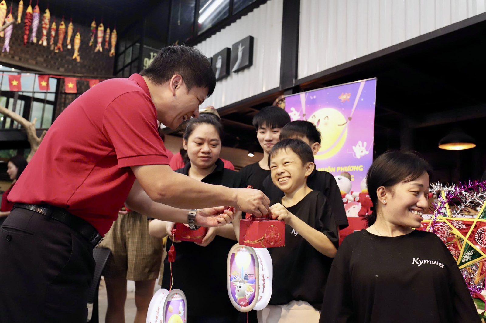 Đón Trung thu ấm áp, đoàn viên cùng những hành trình bay Vietjet- Ảnh 9.