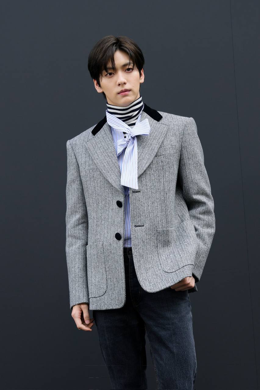 SOOBIN gây náo loạn show Valentino tại Paris Fashion Week?- Ảnh 8.