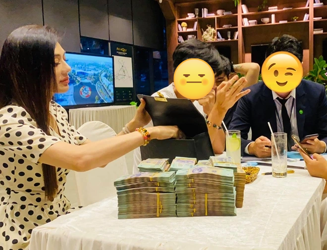 Nghệ sĩ chuyển giới cầm 30 tỷ tiền mặt đi mua biệt thự ở TP.HCM, U50 làm mẹ đơn thân, lận đận tình duyên- Ảnh 5.