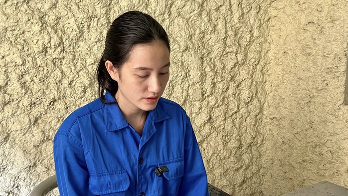 Nông Thị Thu Thủy - Vỏ bọc 