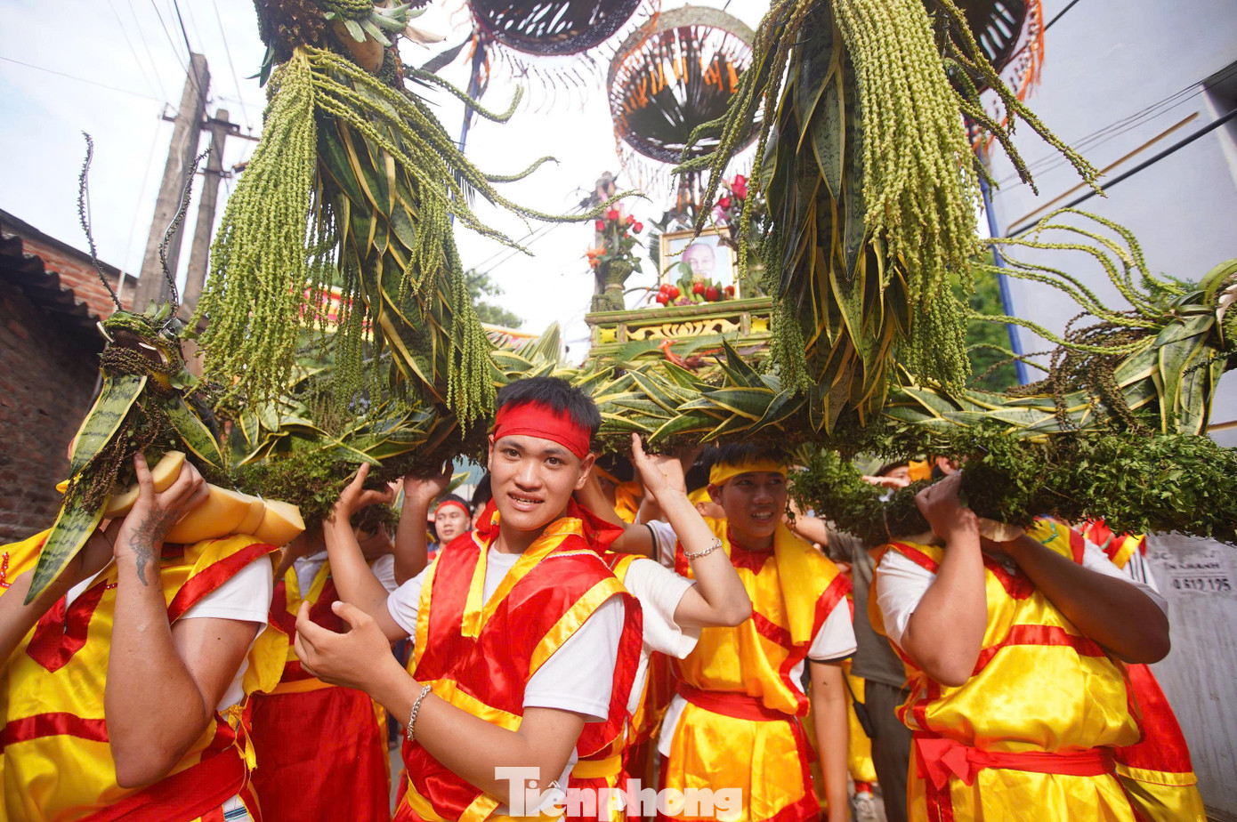 Biển người đổ về Phú Nghĩa- Ảnh 14.