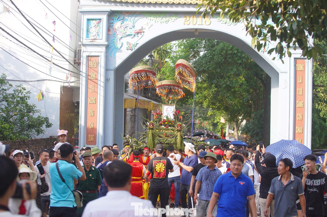 Biển người đổ về Phú Nghĩa- Ảnh 19.