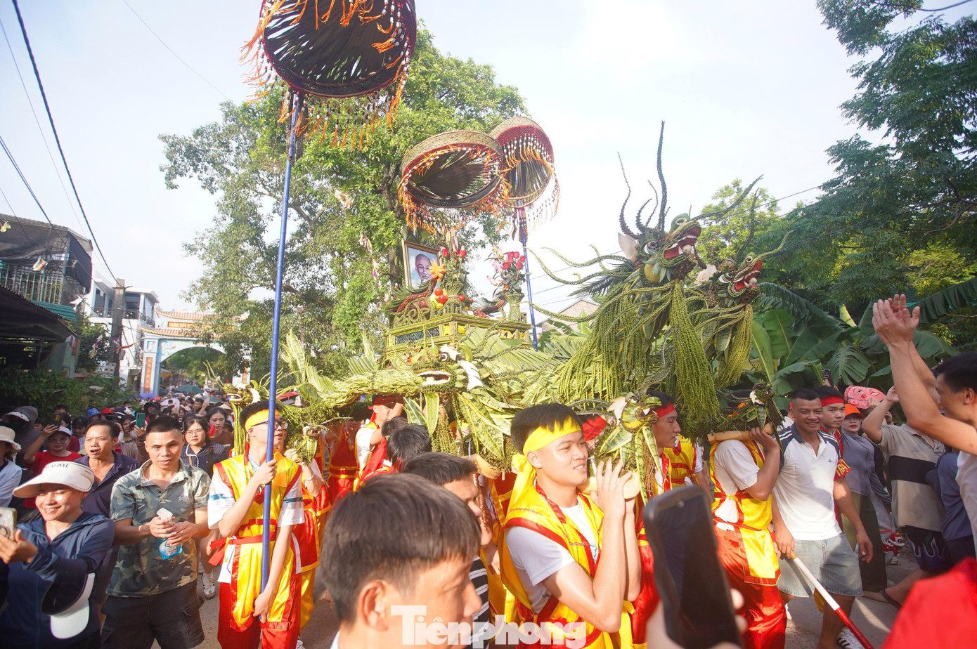Biển người đổ về Phú Nghĩa- Ảnh 7.