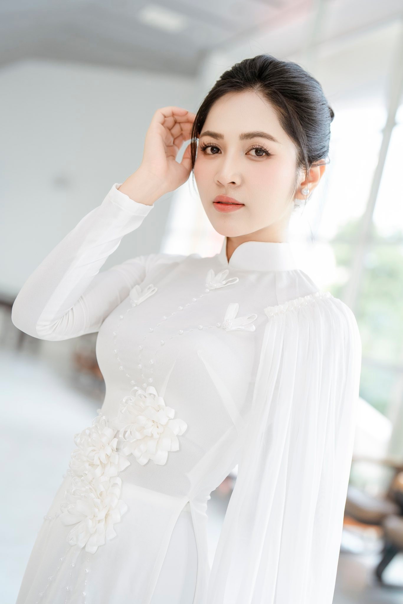 Nữ ca sĩ hát 300 bài cho Nguyễn Văn Chung chưa từng đòi 1 đồng cát-xê, bị chỉ trích vì 1 màn 